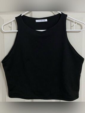 Reoria Double Lined Tank Crop Top 
Large